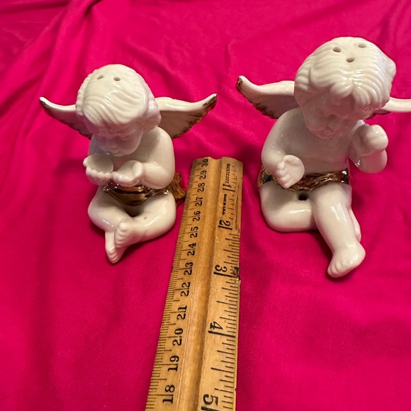 Salt and Pepper Shakers - Cherubs. - Picture 3 of 10